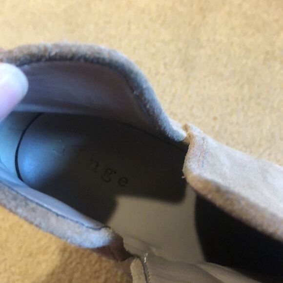 𝅺Hinge suede tan ankle booties - Picture 15 of 15